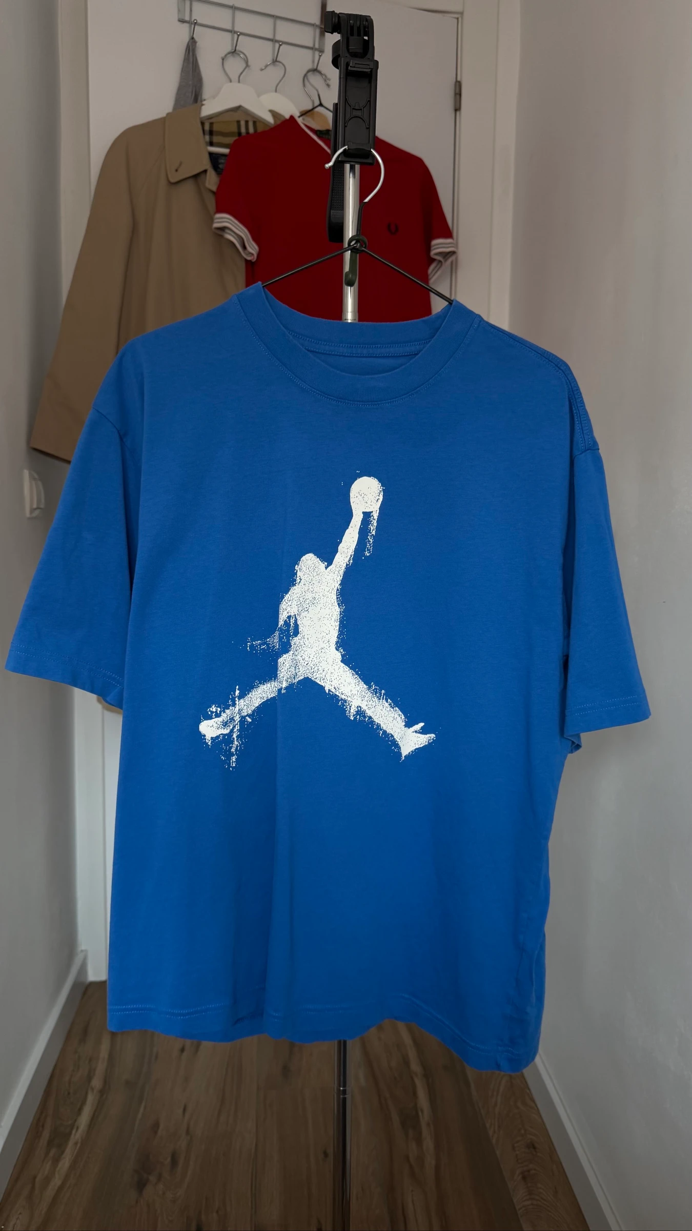 Camiseta Jordan azul com logo Jumpman – tamanho G – photo 2